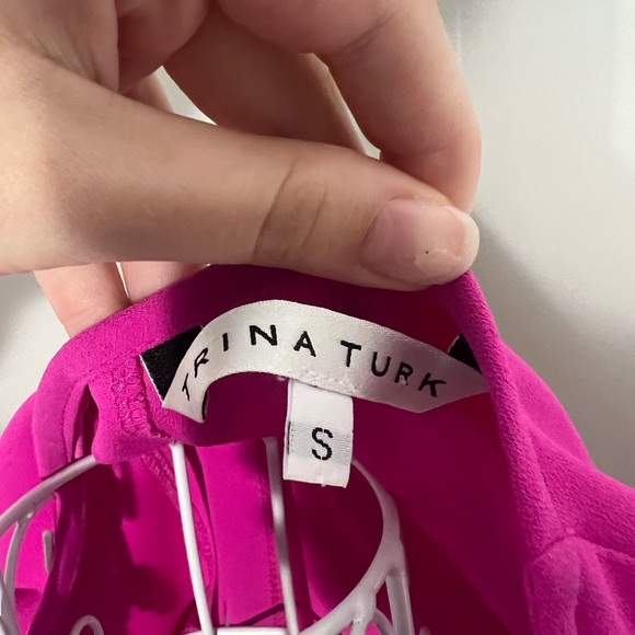 Trina Turk Hot Pink Gold Zip Top Banning Sz Small Keyhole Back Preppy Resortwear - Picture 2 of 4